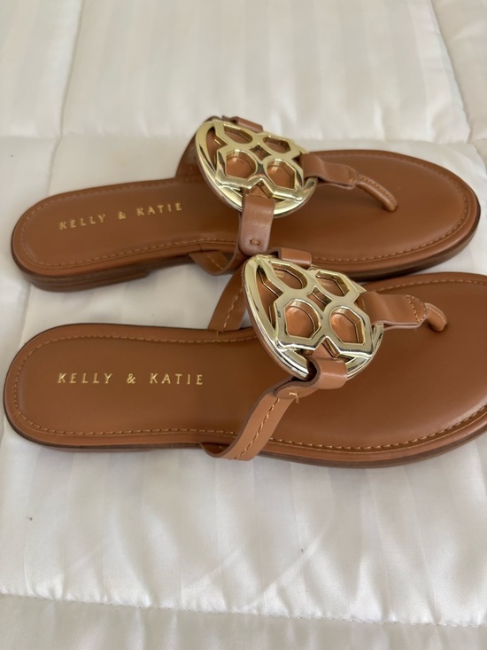 Kelly & Katie Tan Sandals with Gold Medallions size 7 1/2 - Picture 3 of 8